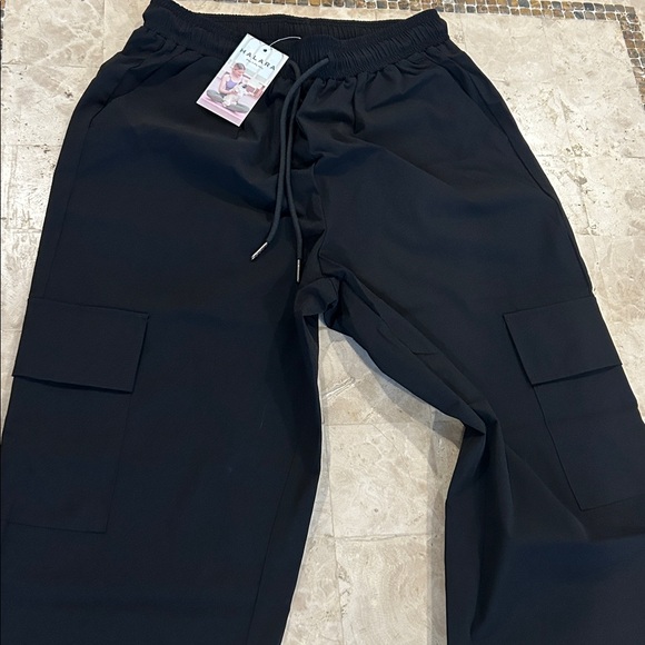 NWT Halara Black Cargo Jogger Pants Nylon Blend Women’s Size S - Picture 1 of 9